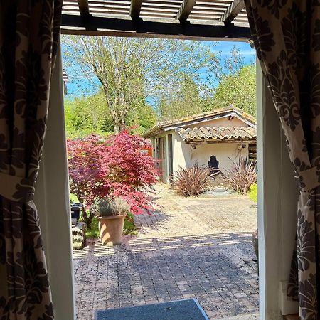 Domaine Des Monges Bed & Breakfast Saint-Seurin-de-Prats Dış mekan fotoğraf