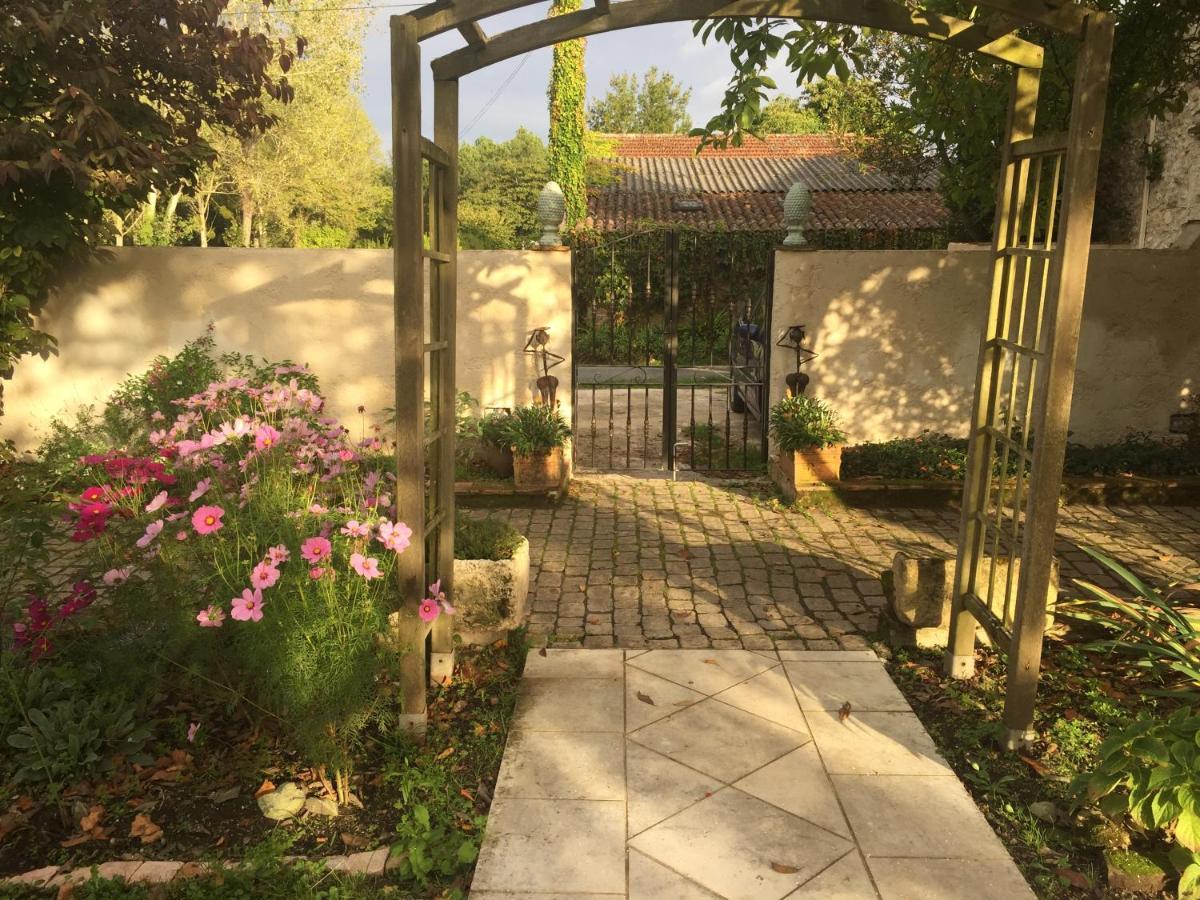 Domaine Des Monges Bed & Breakfast Saint-Seurin-de-Prats Dış mekan fotoğraf