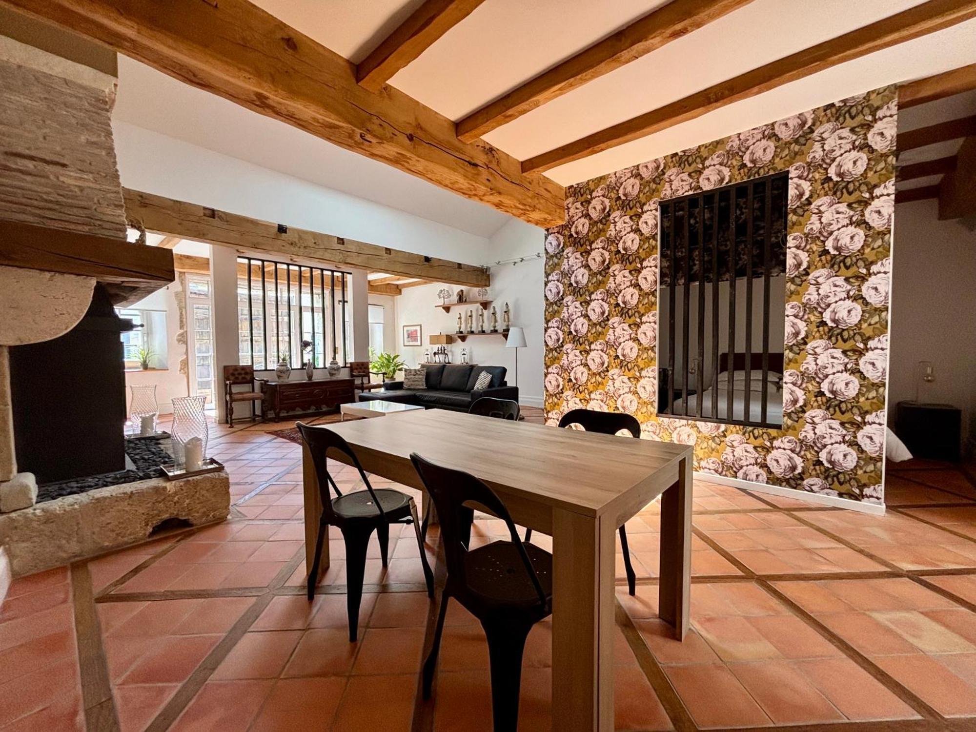 Domaine Des Monges Bed & Breakfast Saint-Seurin-de-Prats Dış mekan fotoğraf