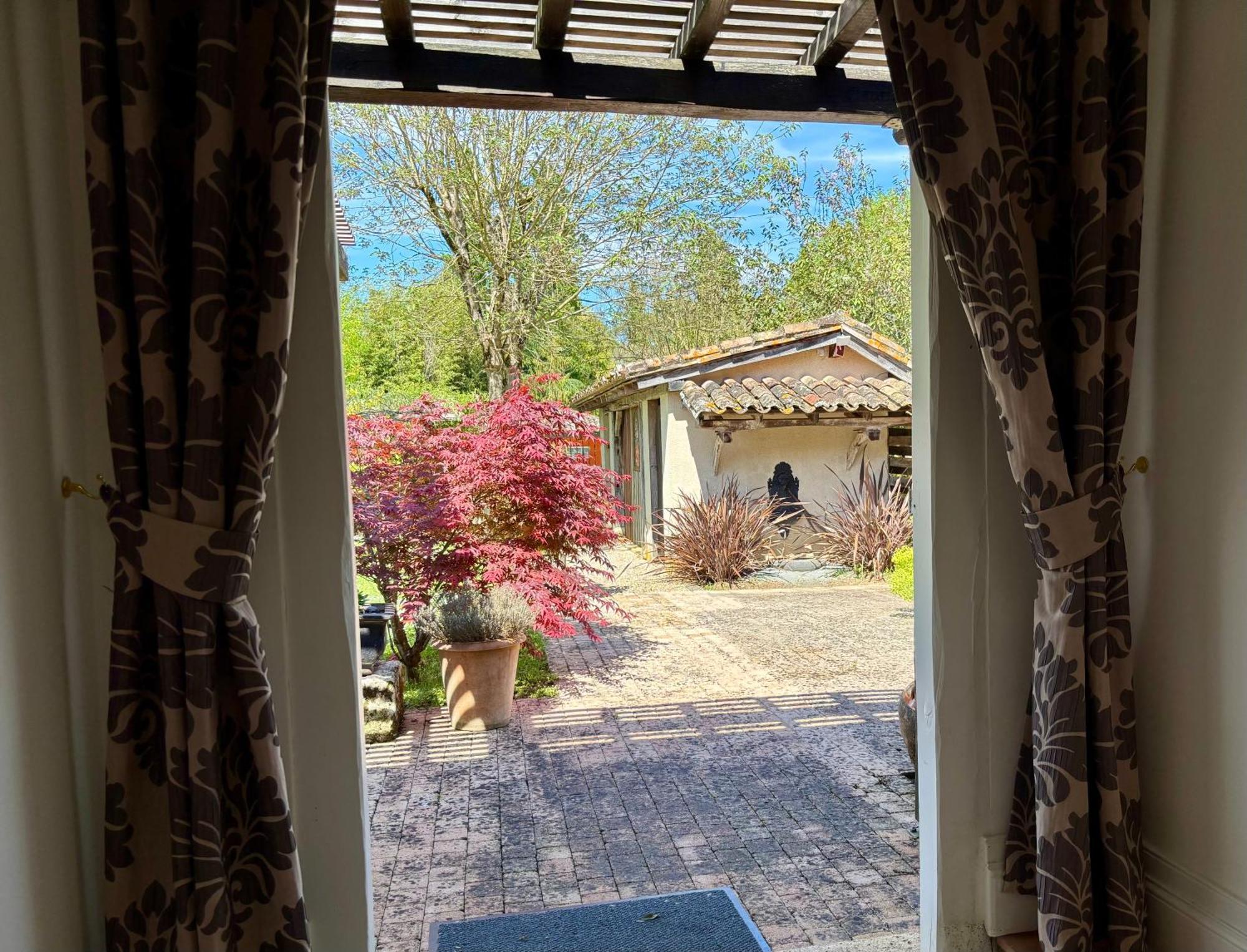 Domaine Des Monges Bed & Breakfast Saint-Seurin-de-Prats Dış mekan fotoğraf